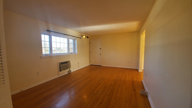Living room - 1300 Broad St