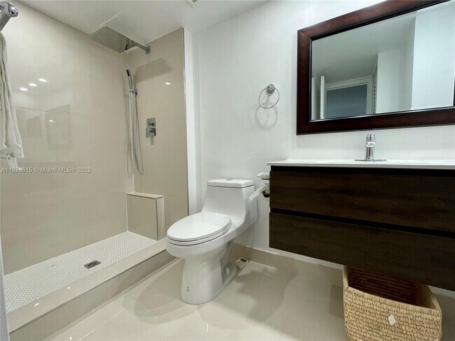 Foto del edificio - 3675 N Country Club Dr