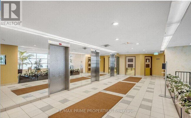 Building Photo - 3050 Ellesmere Rd