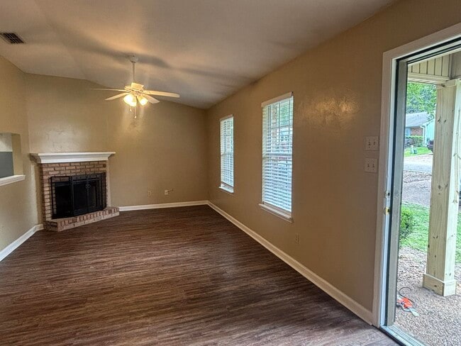 Foto del edificio - 447 Richview Park Cir W