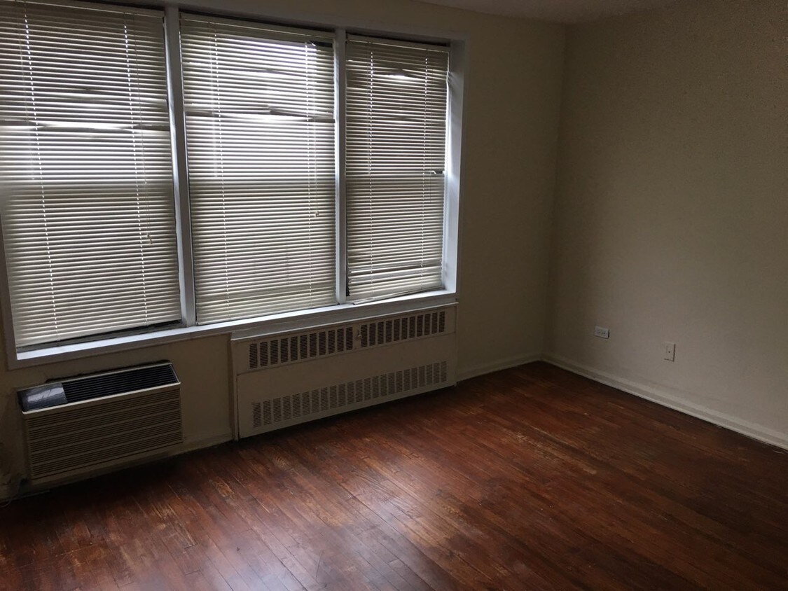 Foto principal - 6901 Narrows Ave