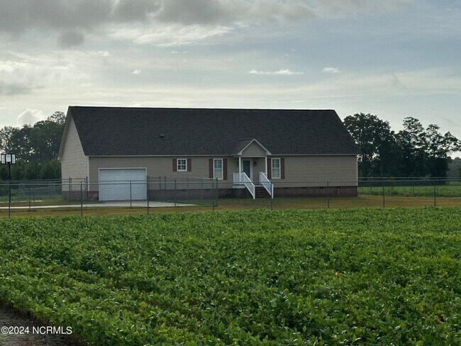 Building Photo - 3818 NC-33