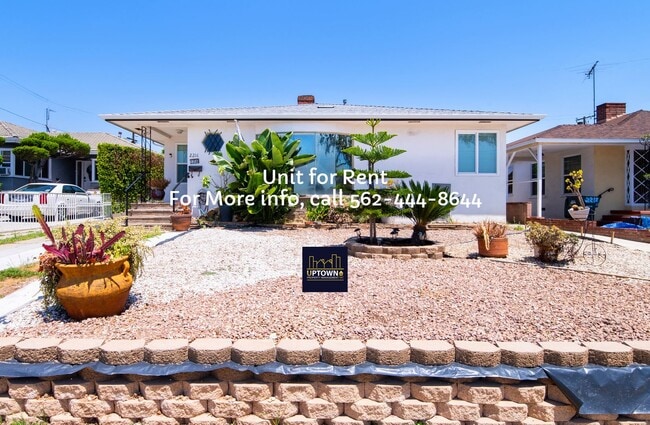 Building Photo - House - 3 Bedrooms / 2 Baths / Montebello