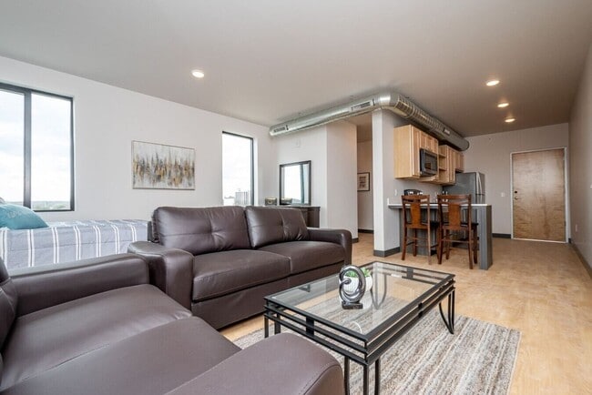 Interior Photo - 245 Kingston Cedar Rapids