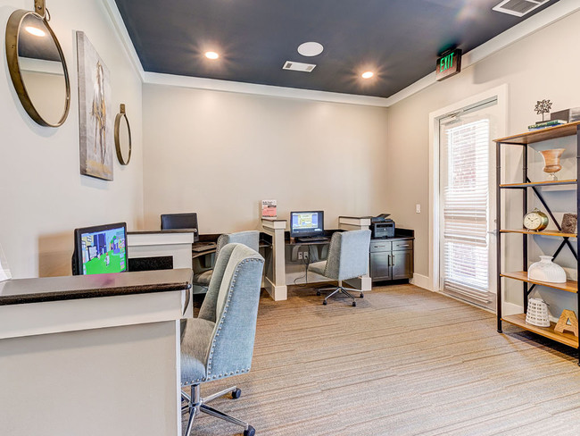 Business center with complimentary wifi, computers and printers. - Aspire Fossil Creek