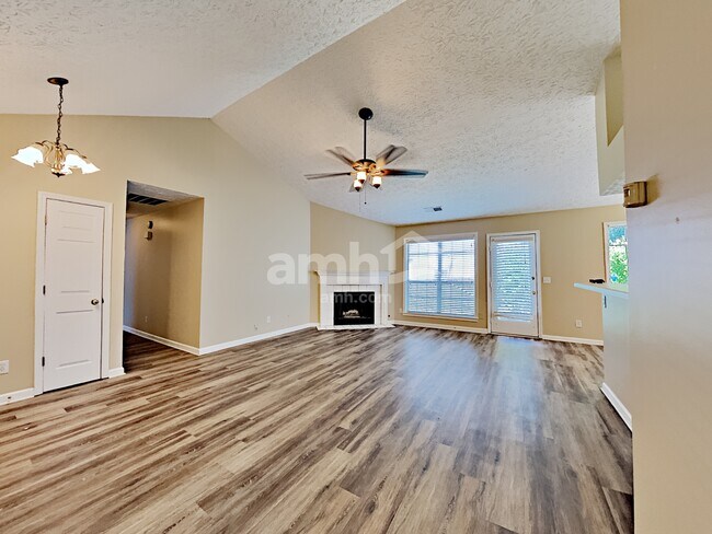 Foto del edificio - 2510 Baysridge Dr NW
