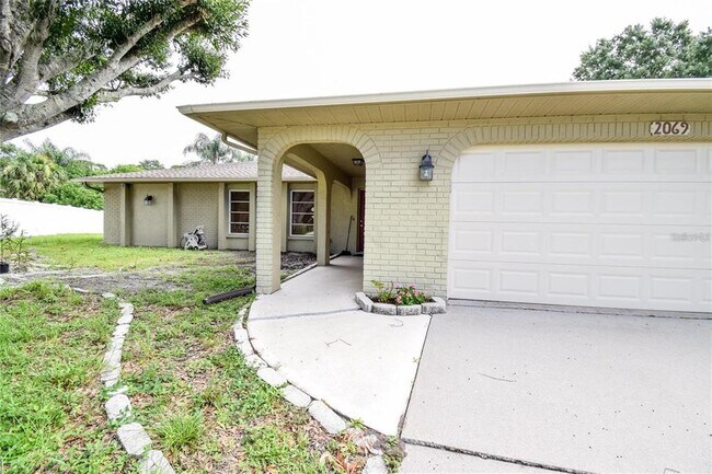 Foto del edificio - 2069 Country Meadows Ln