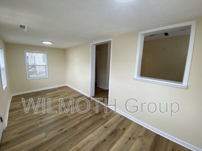 Foto del edificio - 946 W North St