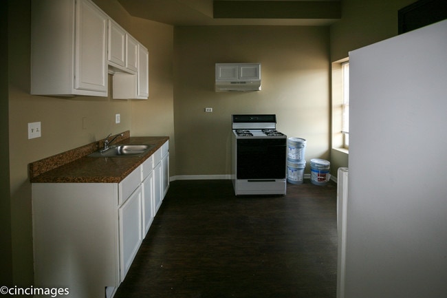 Building Photo - 3159 W Van Buren St