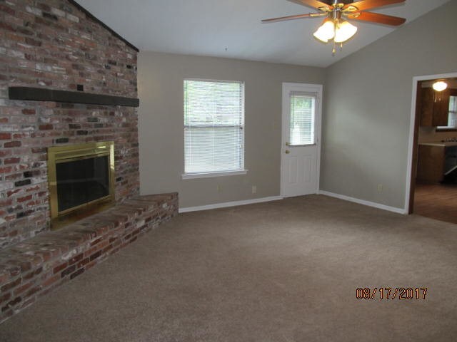 Building Photo - 501 Lynnewood Dr