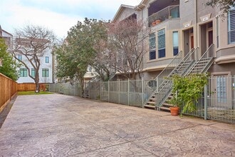 Building Photo - 110 Detering St
