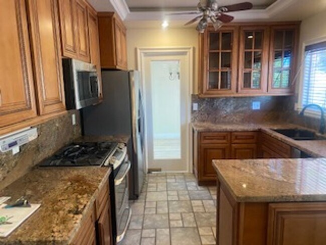 Foto del edificio - 4 Bedroom, 2.5 Bathrooms