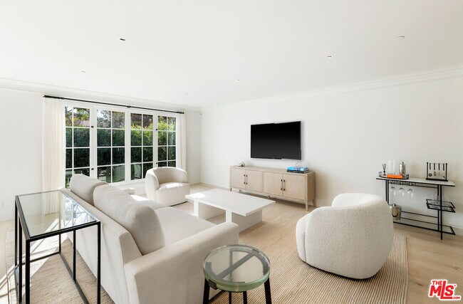 Foto del edificio - 9563 Charleville Blvd