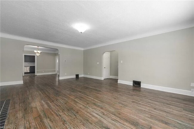 Foto del edificio - 3306 E Overlook Rd