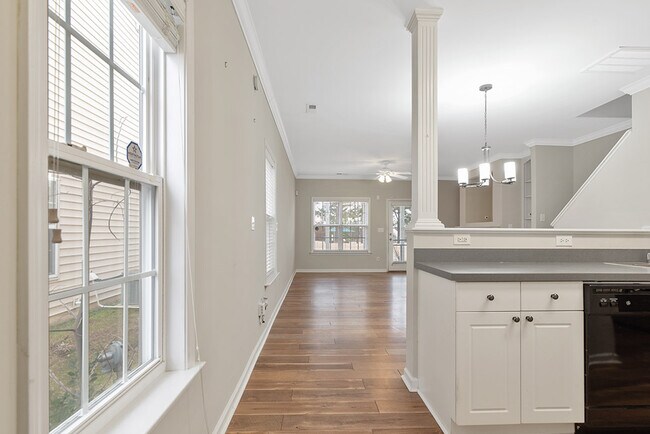 Building Photo - 2120 Persimmon Ridge Dr