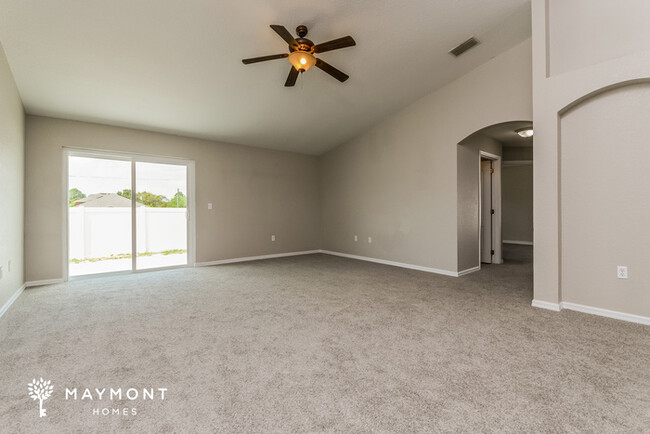 Foto del edificio - Bright 3-Bedroom Home