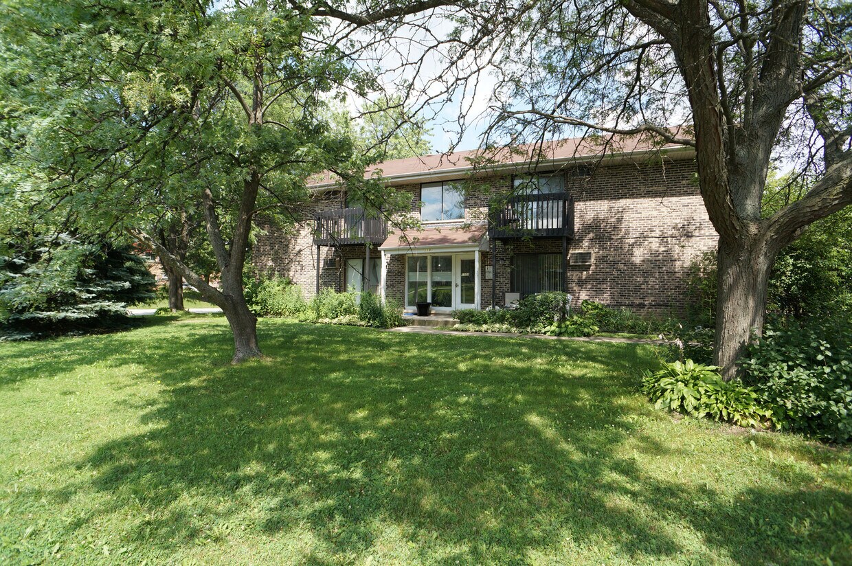 1101 Florence Ave Unit D, Westmont, IL 60559 Condo for Rent in