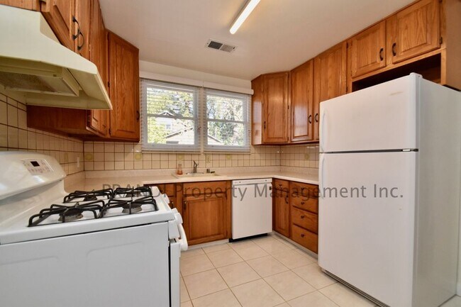 Foto del edificio - Charming Single level 3 bdrm San Anselmo