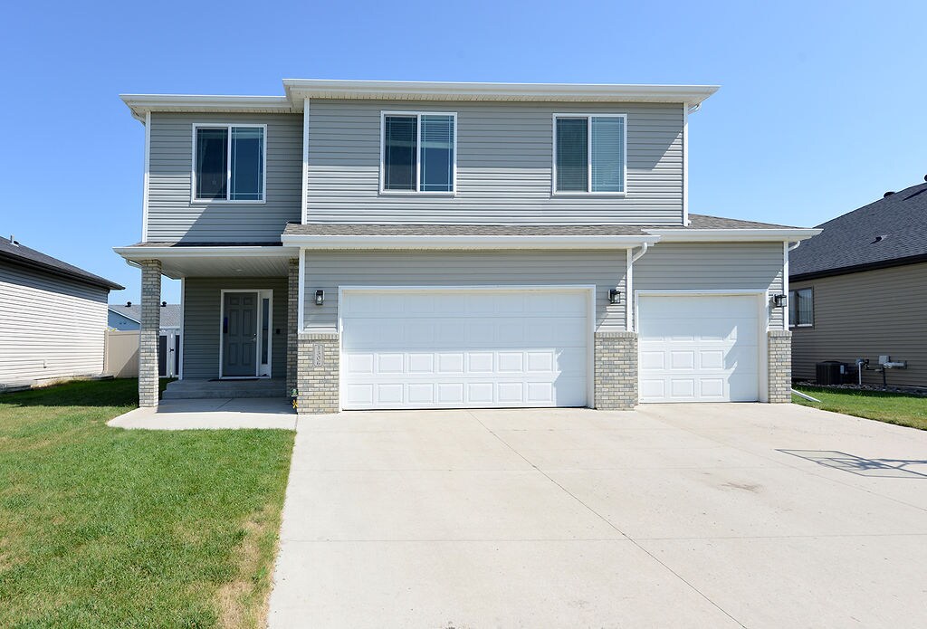 Foto principal - 1306 30th Ave W