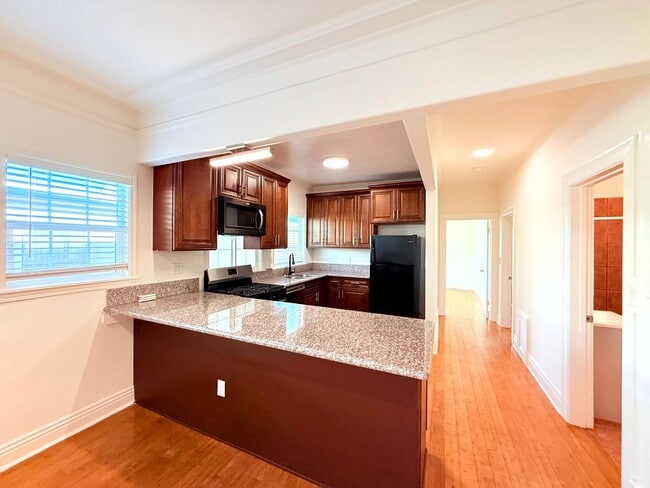 Building Photo - 1536 4th Ave