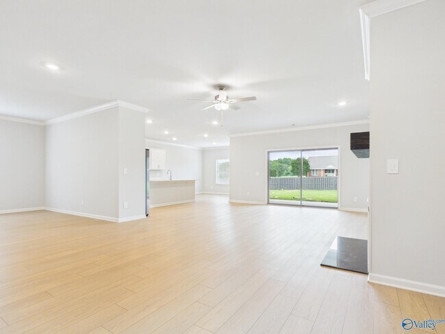 Building Photo - 18072 Longleaf Dr