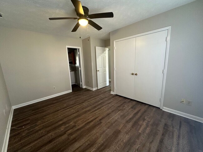 Building Photo - 6917 Timberwood Dr