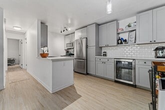 Building Photo - 140 Uwapo Rd