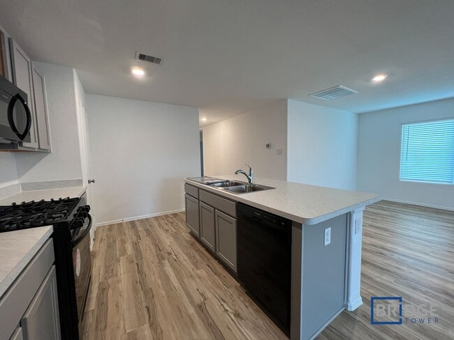 Building Photo - 3315 Aster Mdw Wy