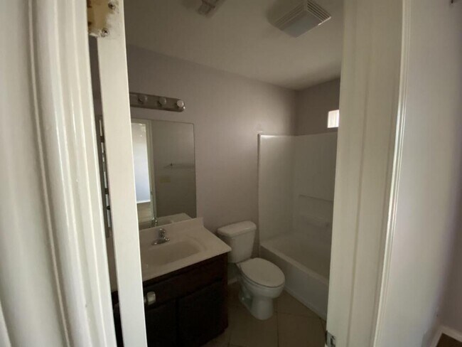 Building Photo - 403 48th Street