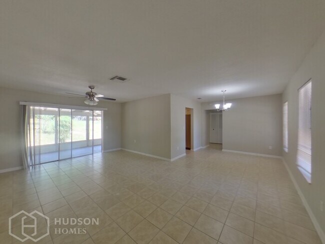 Foto del edificio - 7035 Fairlawn St
