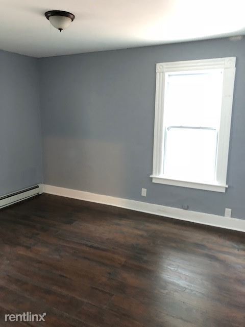 Building Photo - 429 Poplar St