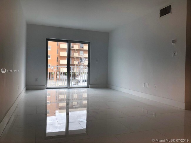 Foto del edificio - 3755 NE 167th St