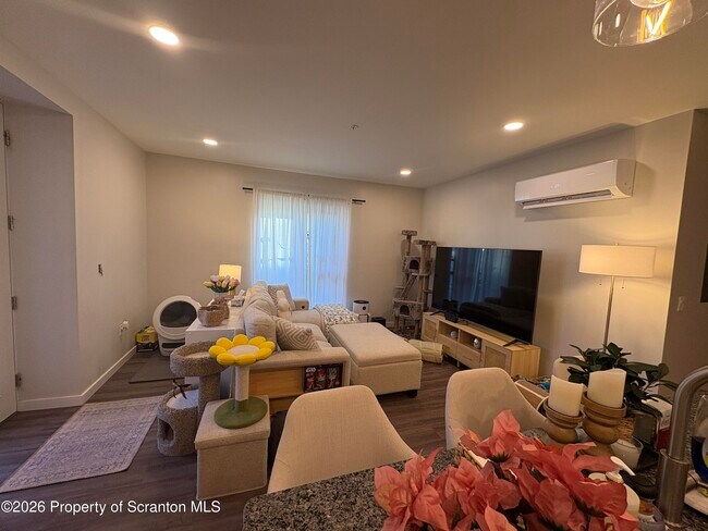 Foto del edificio - 633 Main St