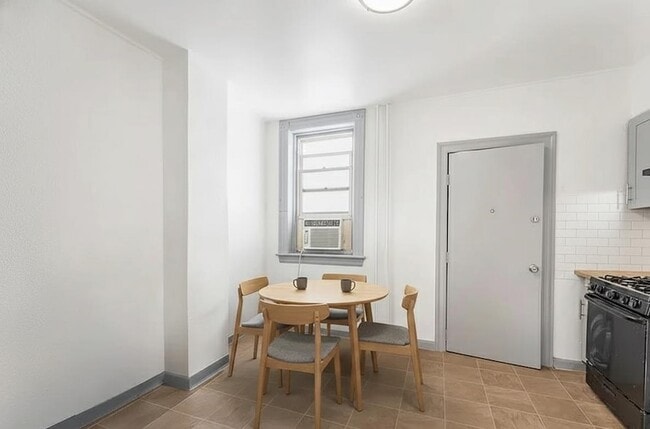 Building Photo - 549 9th St