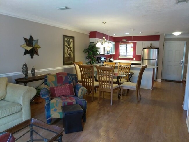 Building Photo - 2BR/2BA Fully Furnished Townhome for Rent ...