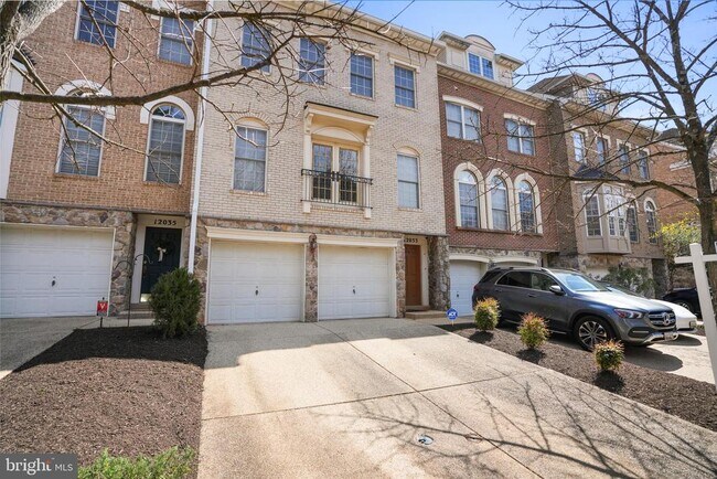 Building Photo - 12033 Treeline Way