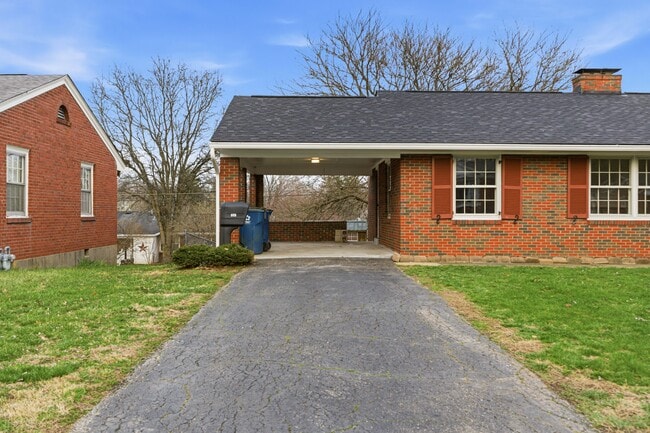 Building Photo - 925 Ashland Ave