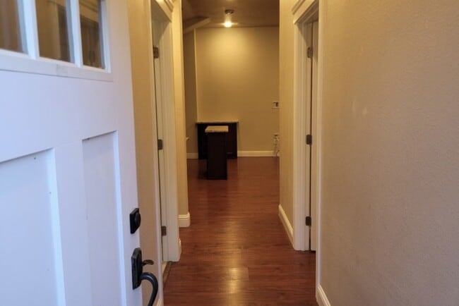 Building Photo - 15895 La Mirada Ct