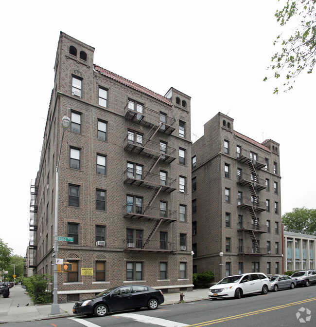 Building Photo - Bay View Court