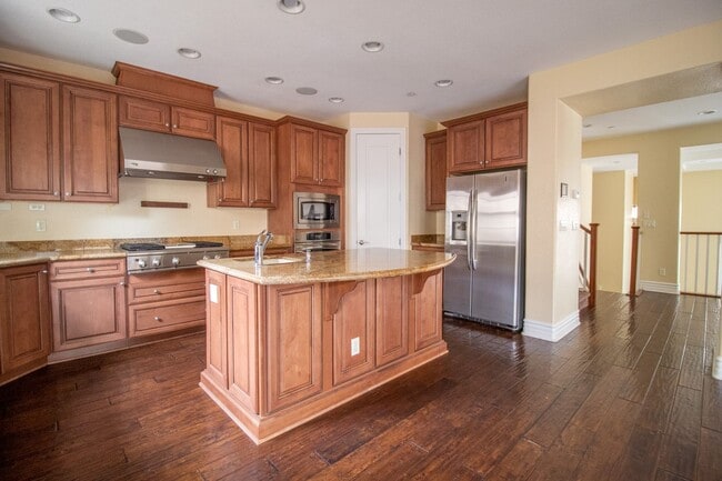 Building Photo - UPGRADED 3BD/2.5BA IN LAKE LAS VEGAS!