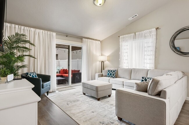 Foto del edificio - House for Rent by Amon Creek Elementary School