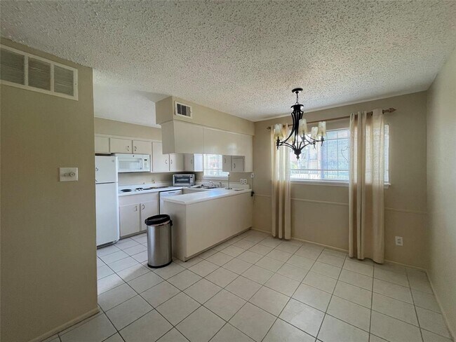 Building Photo - 7714 Renwick Dr