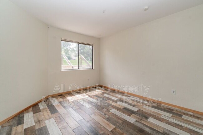 Foto del edificio - 5520 Stonewall Pl