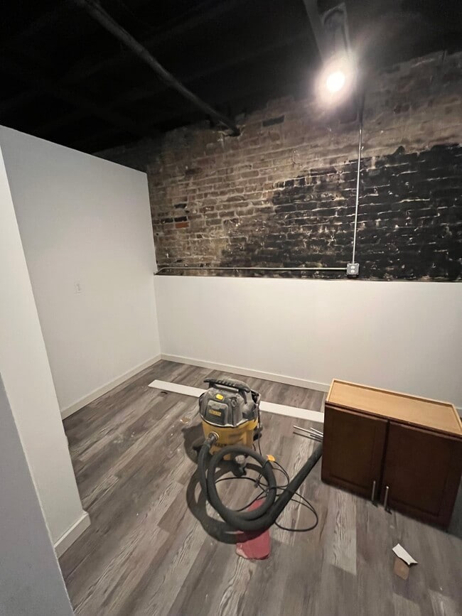 Dormitorio - 2415 W Arthington St