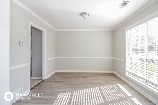 Building Photo - 7172 Market Square Dr