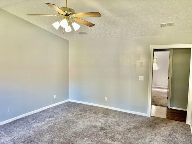 Building Photo - 131 Woods Rd NW