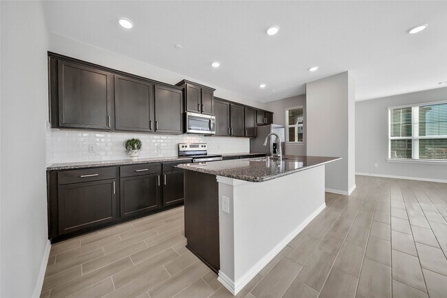 Foto del edificio - 11910 Amber Oak Wy