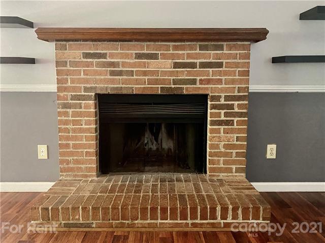Building Photo - 3914 Aster Dr