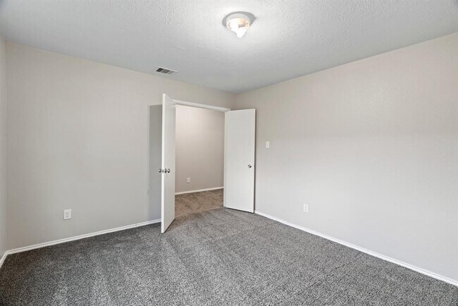 Building Photo - 7642 Appleberry Dr