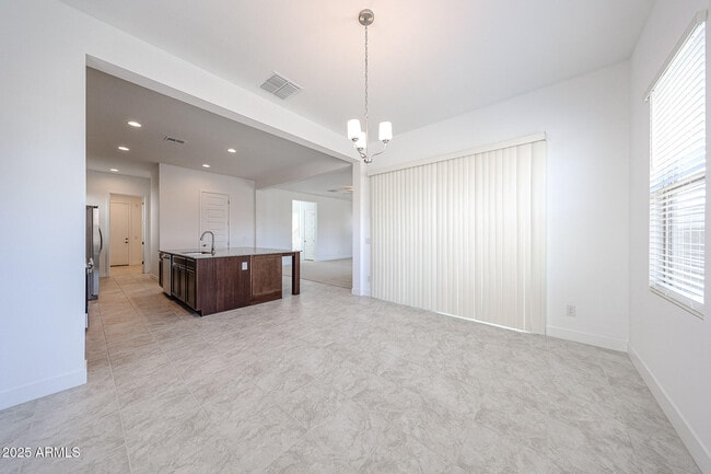 Building Photo - 7654 W Crabapple Dr